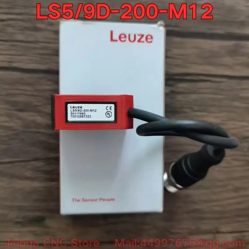 LS5/9D-200-M12 광전센서