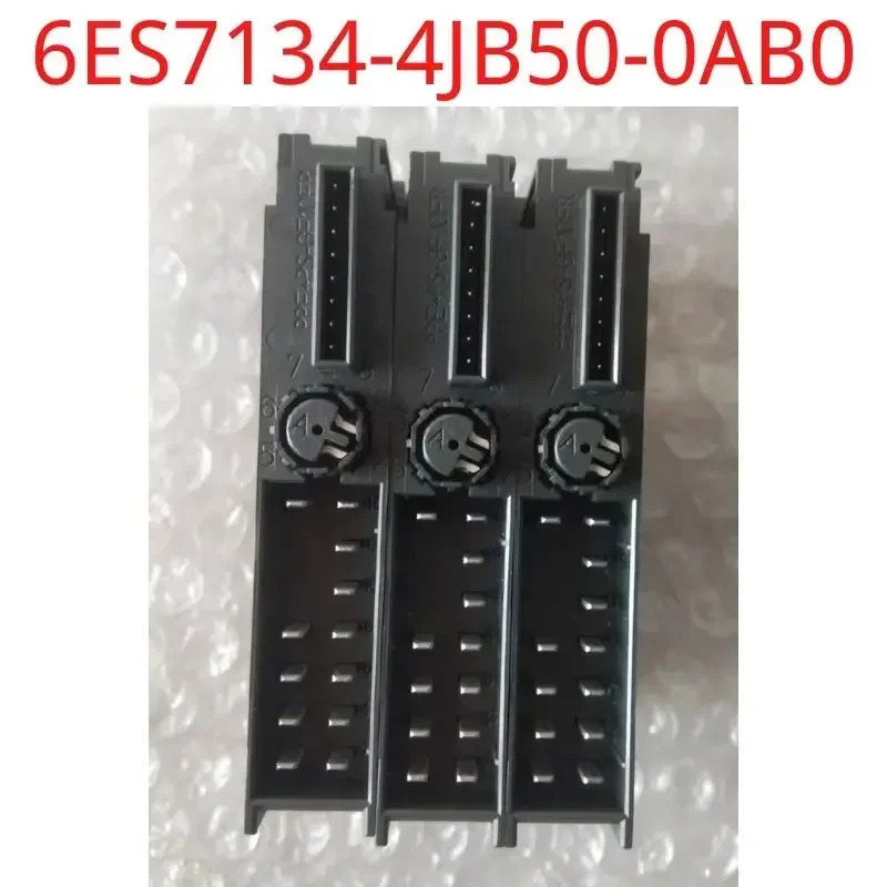 ET 200SSIMTransit DP 전모듈 2 AI RTD 폭 15mm 15비트 부호 Pt10 새 껍질을 벗긴 것만 6ES7134-