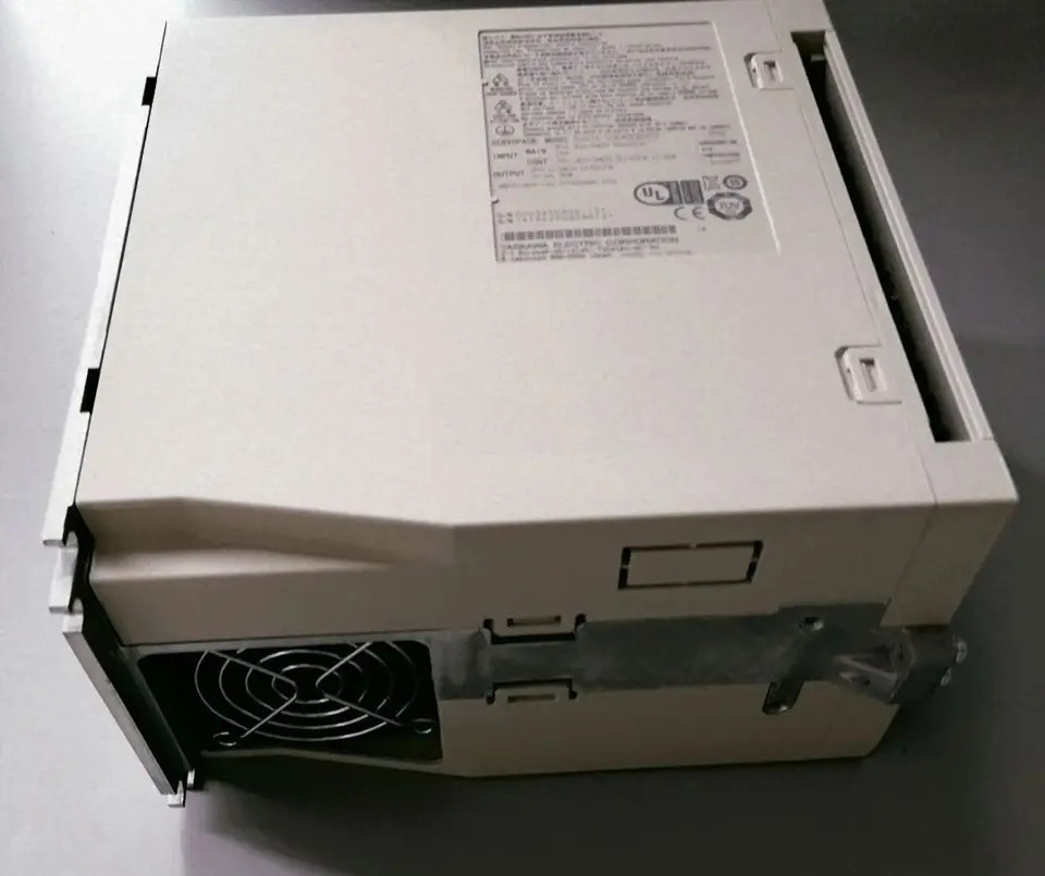 SGD7S-200A00B202 서보 드라이브 SGD7S 200A00B202