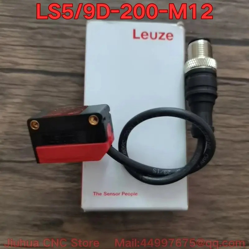 LS5/9D-200-M12 광전센서