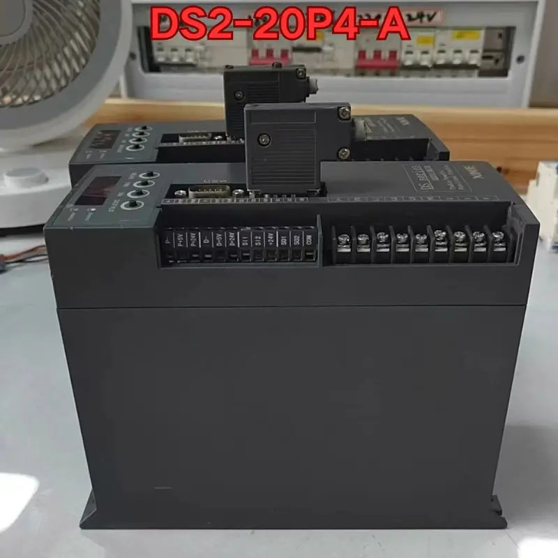 리퍼 DS2-20P4-A 서보 드라이브작동 상태