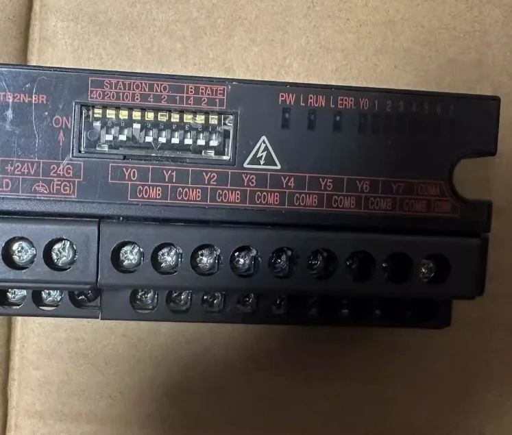 AJ65SBT2N-16R XWT-OD16 H7ER-N DVP16ES200R DVS-005I00 FX5-16EX/ES