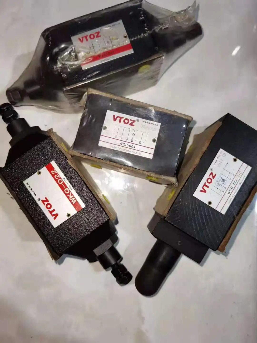 VTOZ 유압 밸브 WKR-004 WKG-033/210 WKQ-022 WHQ-012 WKR-013 감압밸브 스로틀 WKQ-012