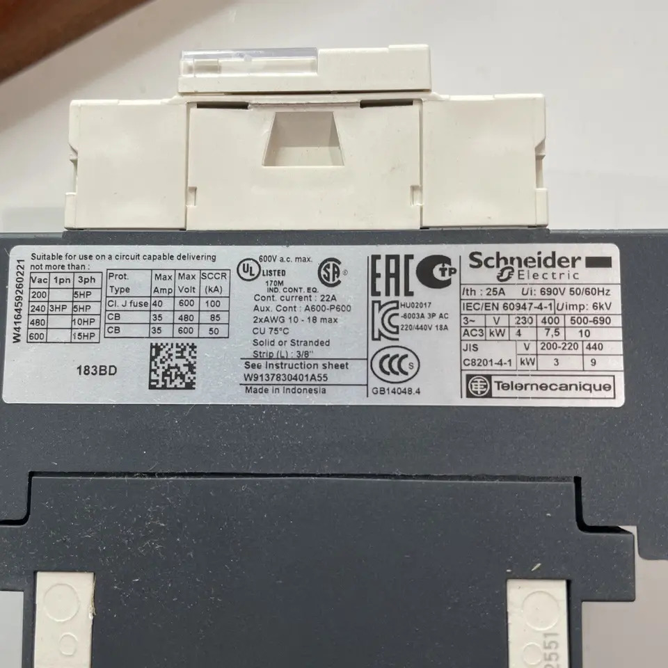 슈나이더 LC1D183BD NIB