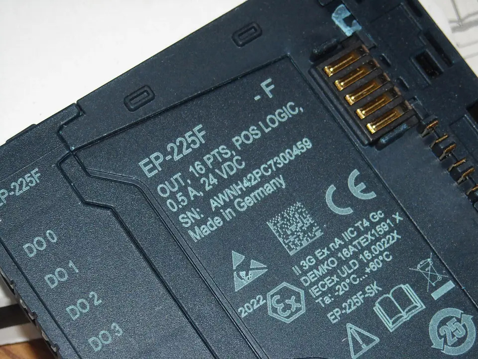 EMERSON EP-225F-F RSTi-EP 디지털 출력 16 포인트 포지티브 로직