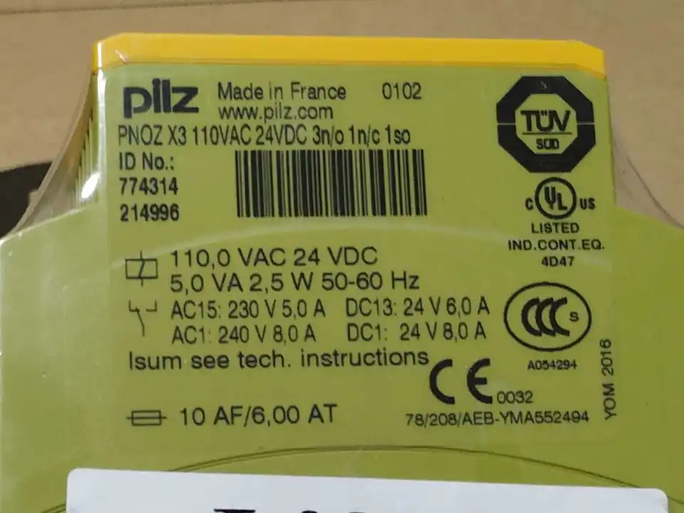 PNOZ X3 일련 774318 PILZ 안전 릴레이 신