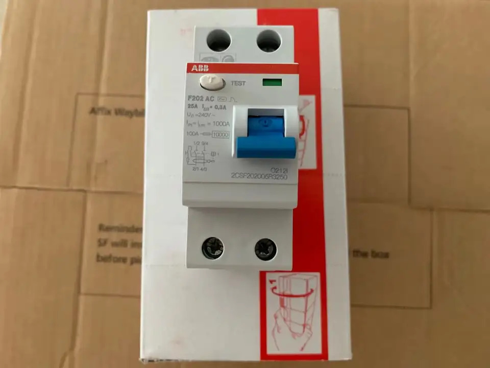 오리지널 ABB 전자기 누출 보호대 F202AC- 25/0.1 이탈리아 신