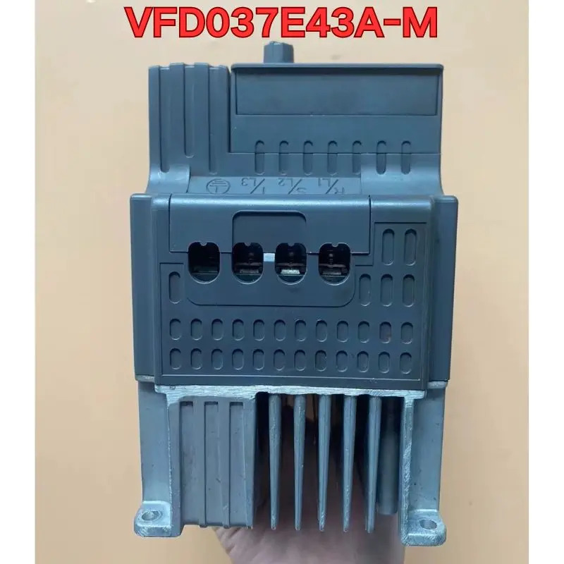 리퍼 인버터 VFD037E43A-M 기능 정상