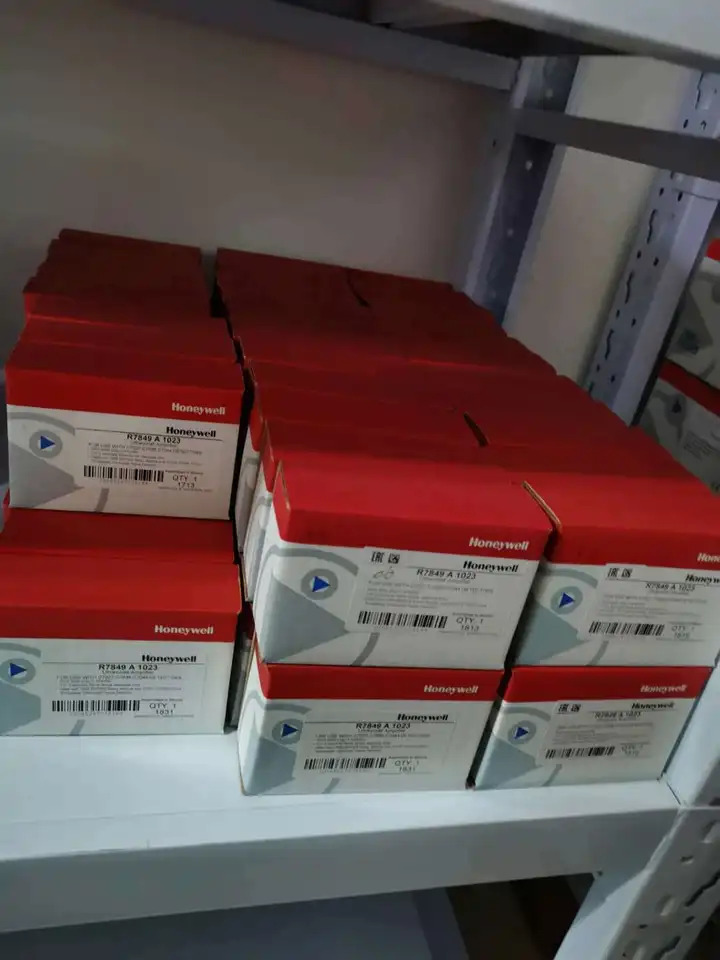 Honeywell EC7895 A 1010 버너 컨트롤 신 급송 선박 EC7895A1010