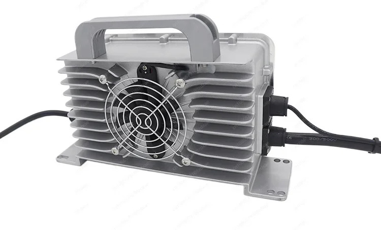 액체 유지 보수가 필요 없는 스마트 충전기 삼원 다리미 인산염 12V 24V 36V