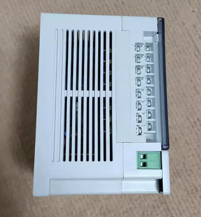 DVP16EH00T2 S8JX-G15024 MR-J3-20A 2-Chp호환2M EZ-8M PX-14S3-RS-R41