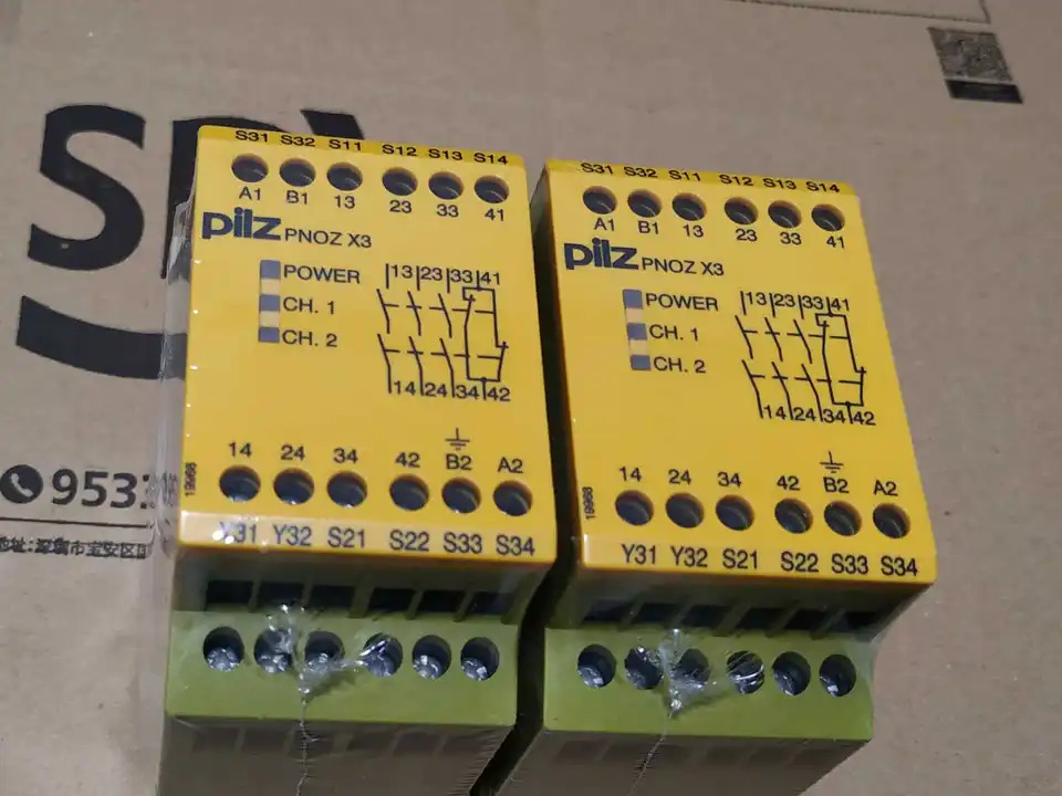 PNOZ X3 일련 774318 PILZ 안전 릴레이 신