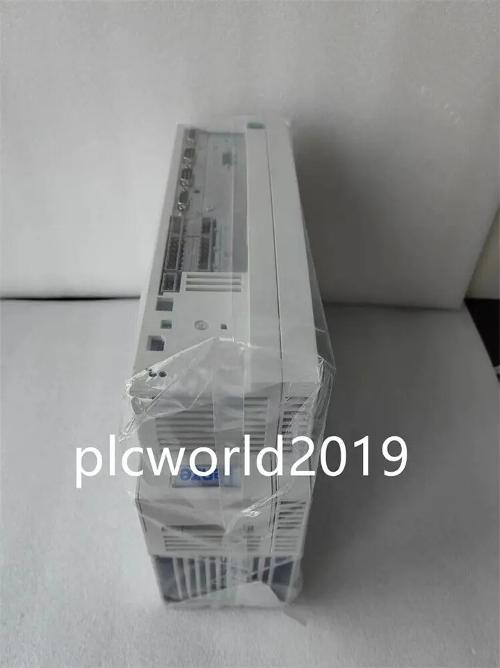 Lenze EVS9324-EPV004 인버터 신 1PC
