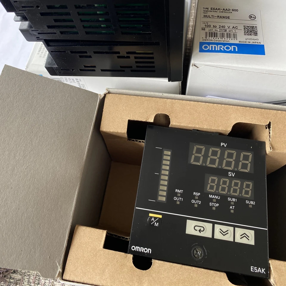 E5AK-PRR2-500 온도 컨트롤러 100-240VAC 릴레이 출력 패널 설치 보호 IP66 서모 스탯
