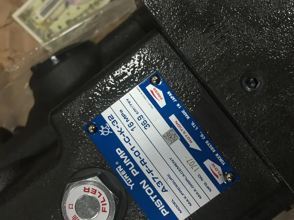 YUKEN A37-F-R-01-C-K-32 유압 피스톤 펌프 신형 신속 1PC