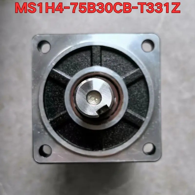 리퍼 서보모터 MS1H4-75B30CB-T331Z상태
