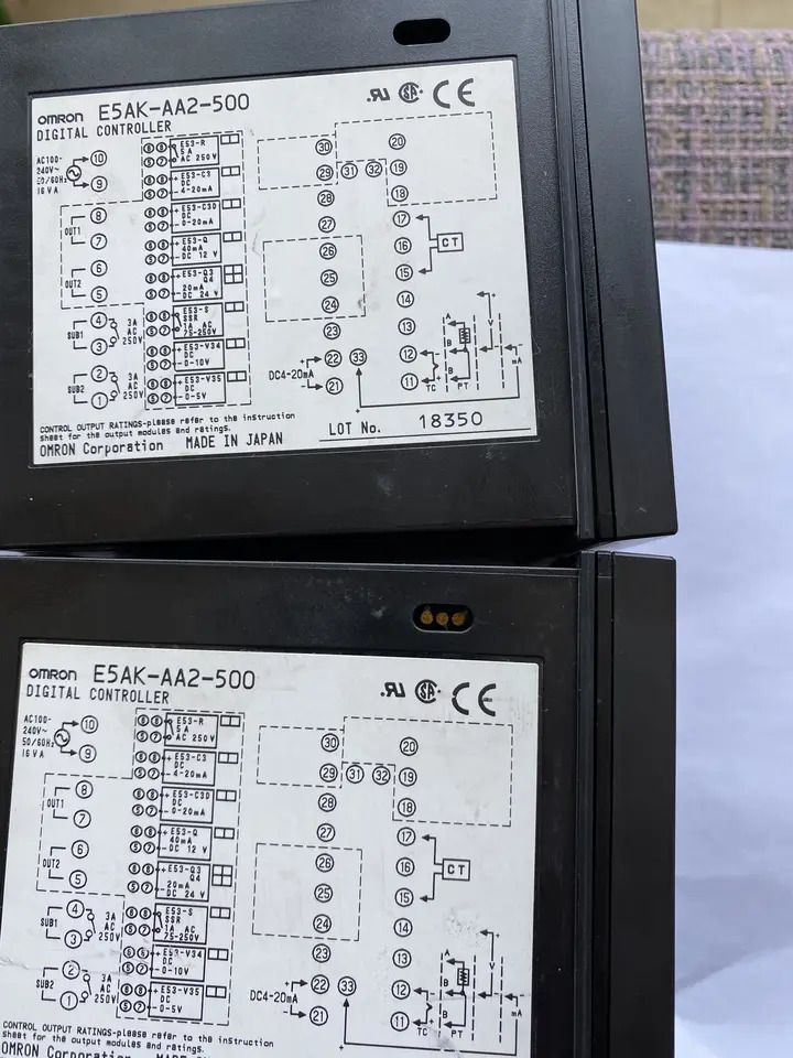 E5AK-PRR2-500 온도 컨트롤러 100-240VAC 릴레이 출력 패널 설치 보호 IP66 서모 스탯