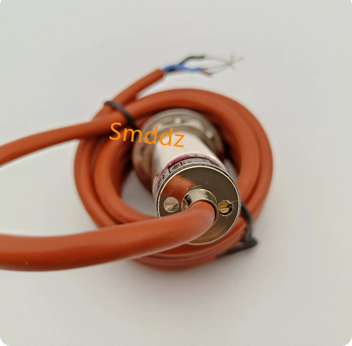 M18 원통형 비금속 유도 DC 3선 NPN 상시 개방형 150 MNF-30C1-W150