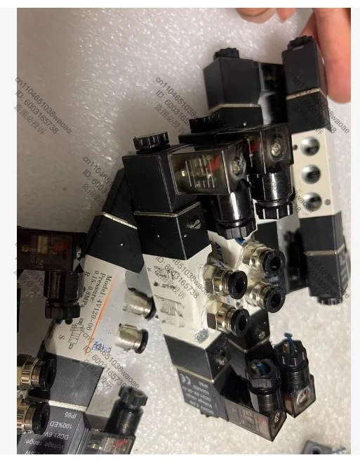 2PCS 전자기 밸브 모델 4V120-06 리퍼 완료 OK