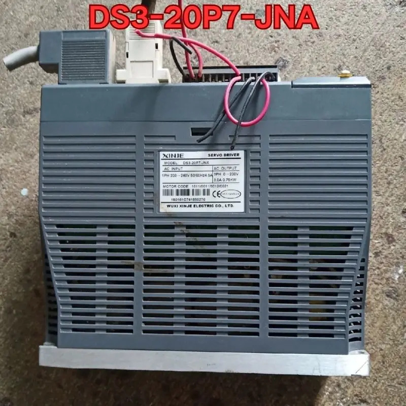 리퍼 Xinjie 서보 드라이브 DS3-20P7-JNA 기계 완료