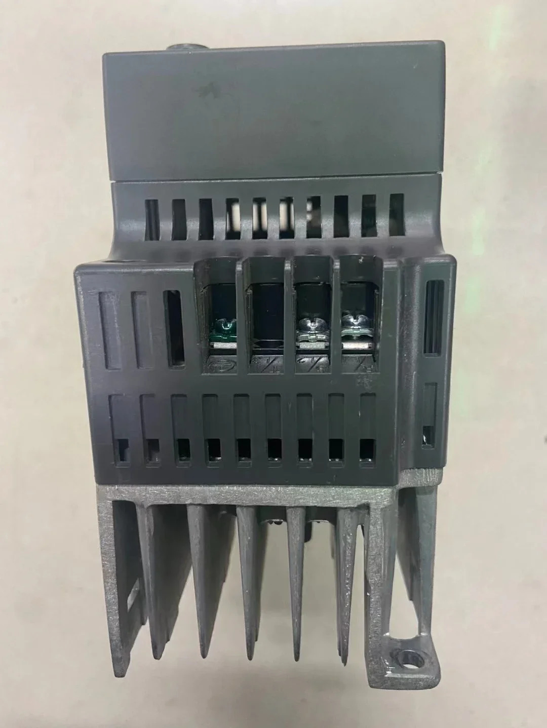 VFD002EL21A 리퍼 인버터 0.2kW/0.25hp호환 작동 기능 정상
