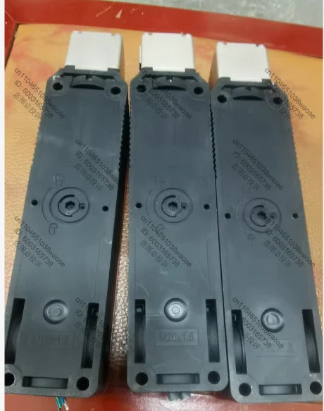안전 도어 잠금 장치 SLC-M-024-20/20-R4 250V AC15 240V /1.5A 완전 작동 리퍼 완료 OK
