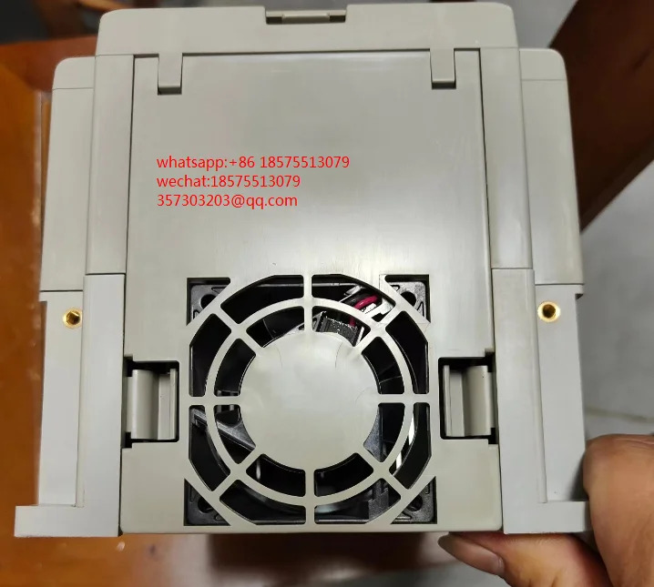 히타치 SJH300-8LF 고주파 인버터 전압 380V 전력 5.5kw 주파수 1500Hz