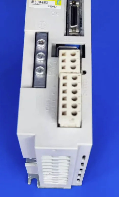 MR-E-20A-KH003 AM17HDB410-01N FZ2000-0075T3H LY41NT1P-CM VFD015B43A GLL170-P334