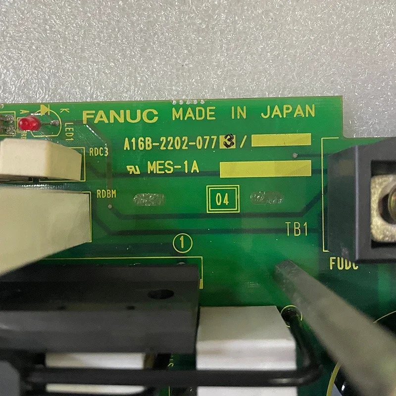 리퍼 A16B-2202-0773 Fanuc PCB 보드는 CNC 기계 컨트롤러대해 리퍼를 거쳤습니다.