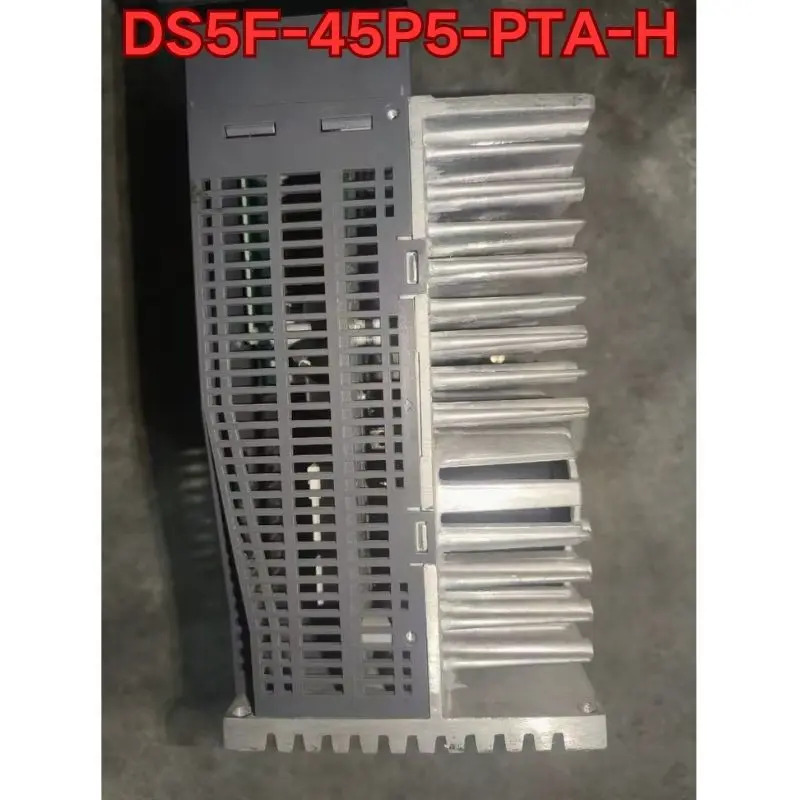 리퍼 Xinjie 서보 드라이브 DS5F-45P5-PTA-H 기계 완료