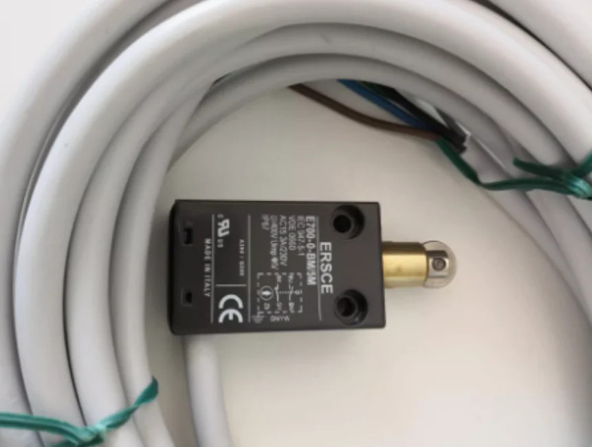ERSCE 라스위치 E700BM5M 신