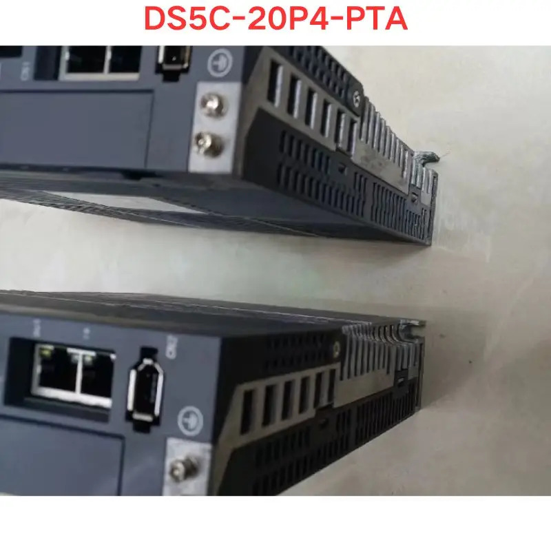 리퍼 Xinjie 서보 드라이버 DS3-20P1-PQA 기능 정상