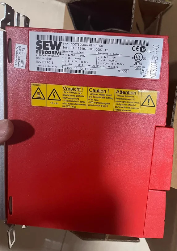 MC07B0004-2B1-4-00 인버터 전원 0.37kW/220V MC07B0004 2B1 4 00 신