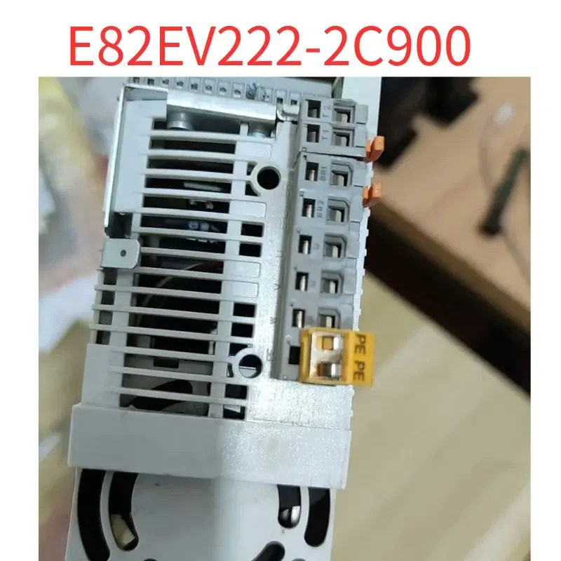 리퍼 주파수 변환기 E82EV222-2C900