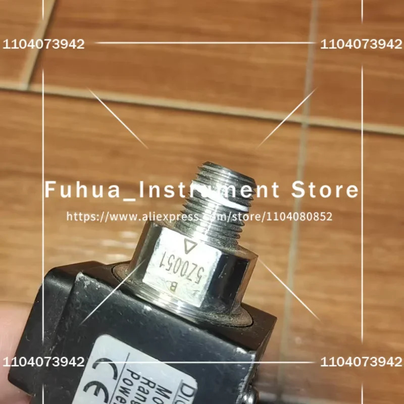 VALCOM 압력 표시기 VSW2-02-4-5.00MPaRR-VT005MPGR2 0 - 5MPa