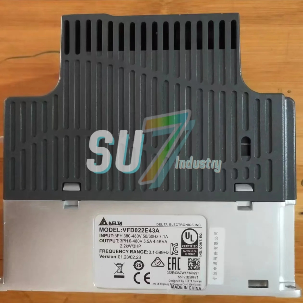 VFD022B43B VFD022E43A 주파수 변환기 새