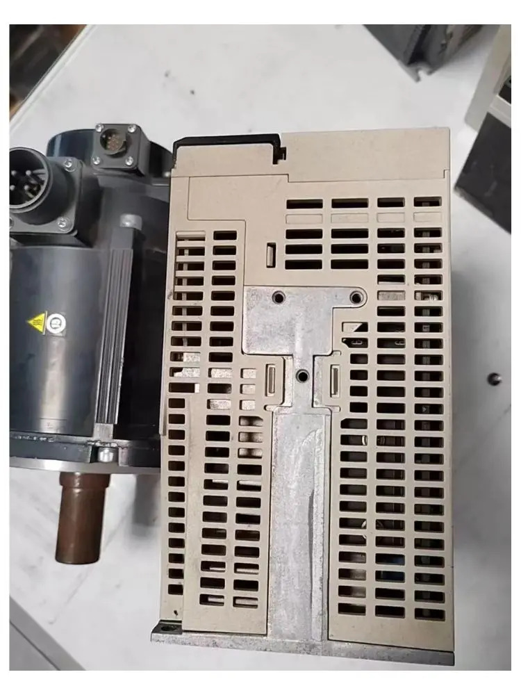 리퍼 SGD7S-180A00A002 서보 드라이버 OK