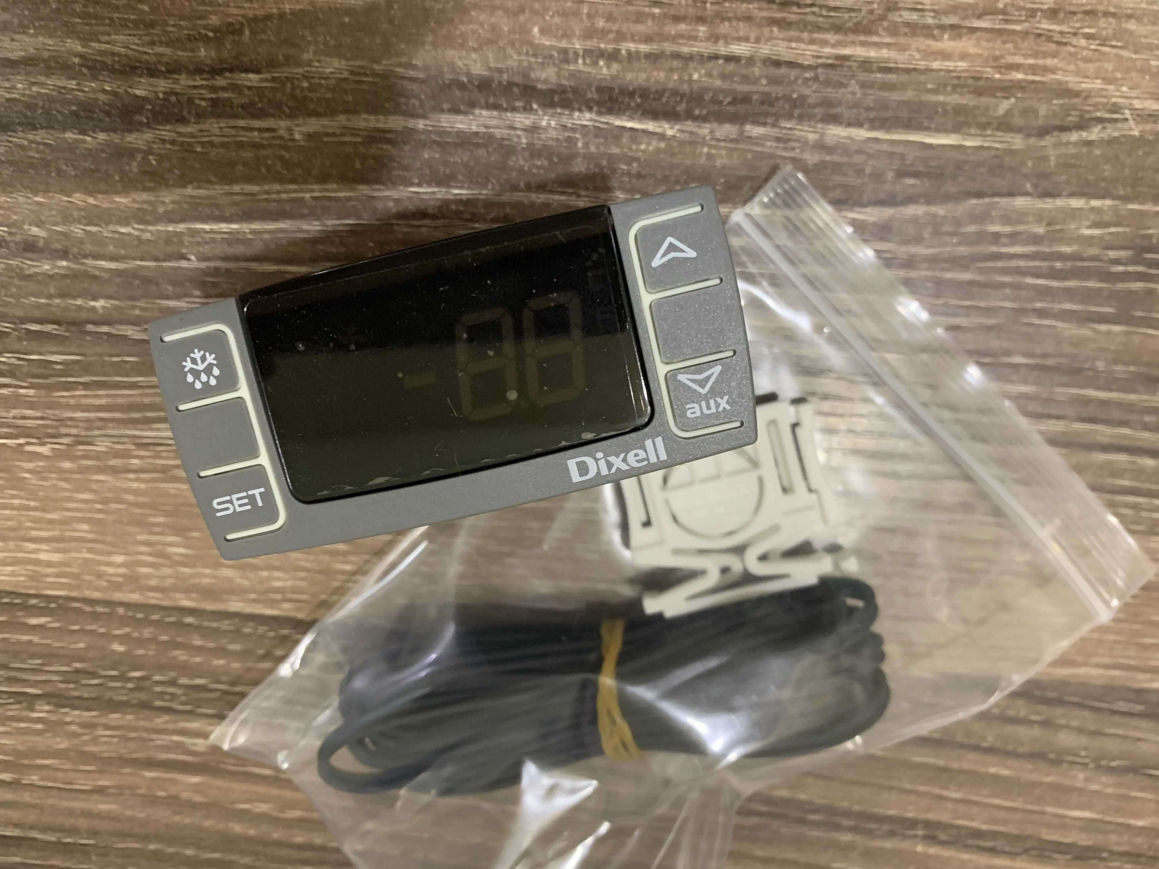 엘프 마이크로 컴퓨터 냉동 디스플레이 캐비닛 전온도조절기 XR02CX-5N0C1 XR02CX-5R0C1 교체