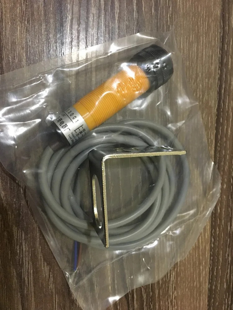 확산 광전스위치 E3F-DS30C1 센서 NPN 3 선 정상 개방 조정 가능장착 브래킷