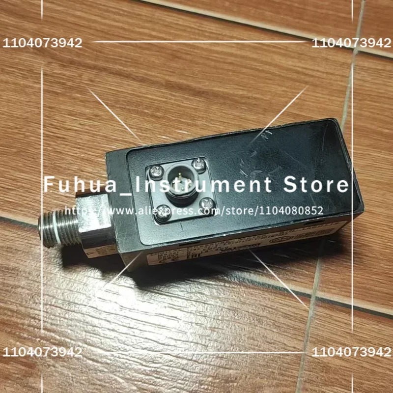 VALCOM 압력 표시기 VSW2-02-4-5.00MPaRR-VT005MPGR2 0 - 5MPa