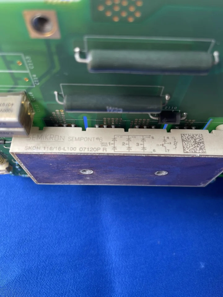 VX5A1101 슈나이더 주파수 변환기 ATV61 ATV71 백플레인전원 보드 22kW 드라이브 인버터
