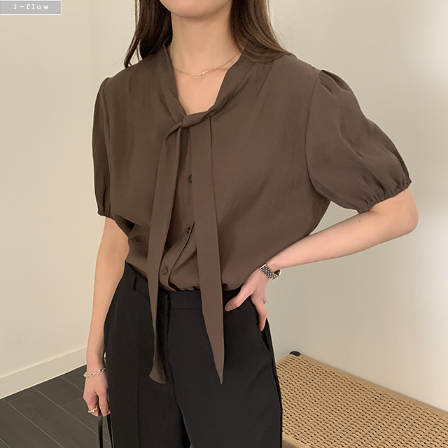 도터 밴딩퍼프 브이넥 타이 블라우스 3col 봄 여름 쉬폰 스카프 반팔 루즈핏 제이플로우 - 상품 이미지