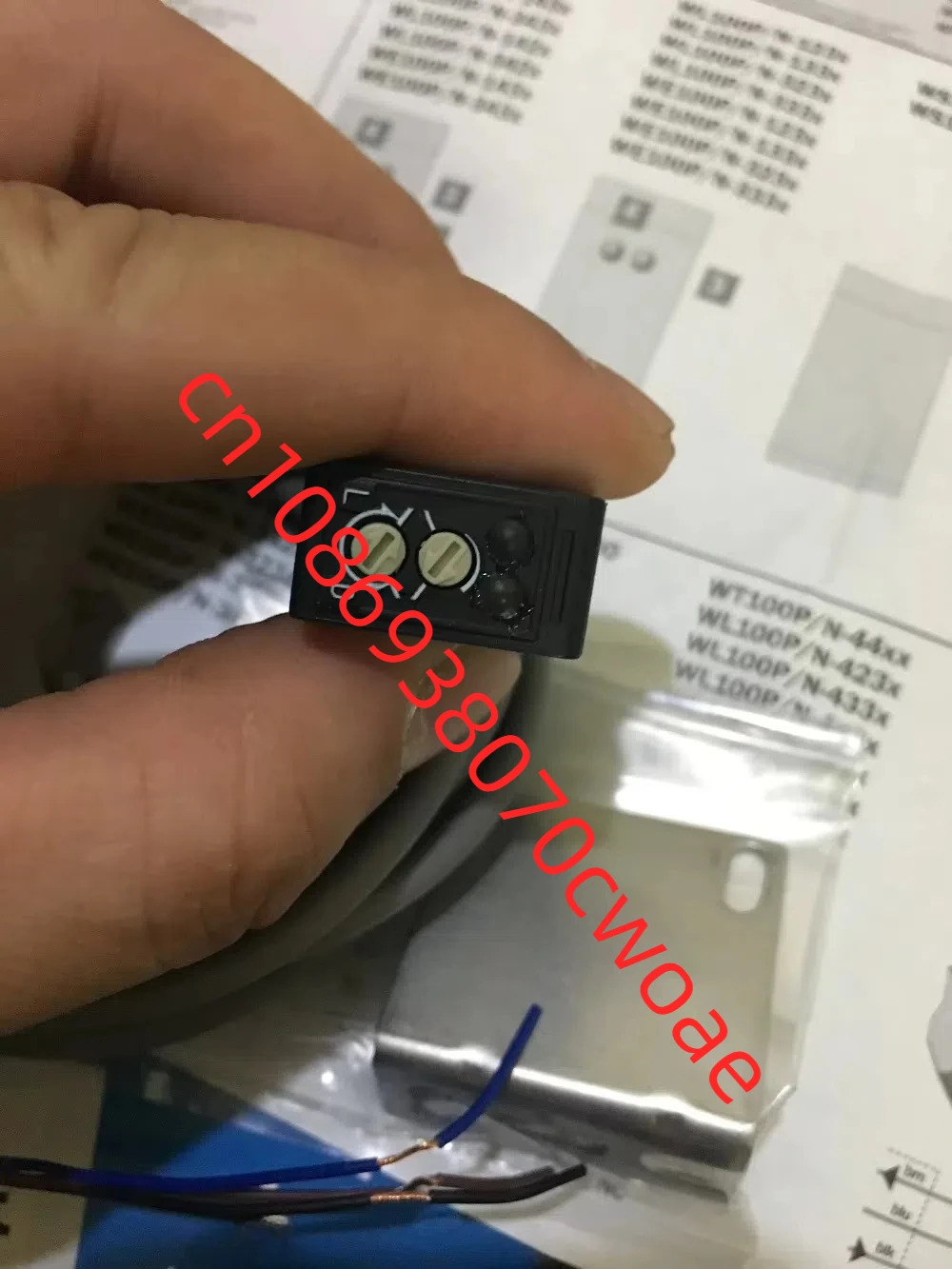 SICK 스위치 반사 센서 wt100-n1432 DC10-30V