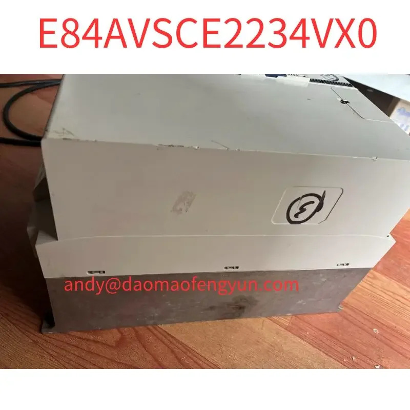 리퍼 주파수 변환기 E84SCE2234VX0 OK