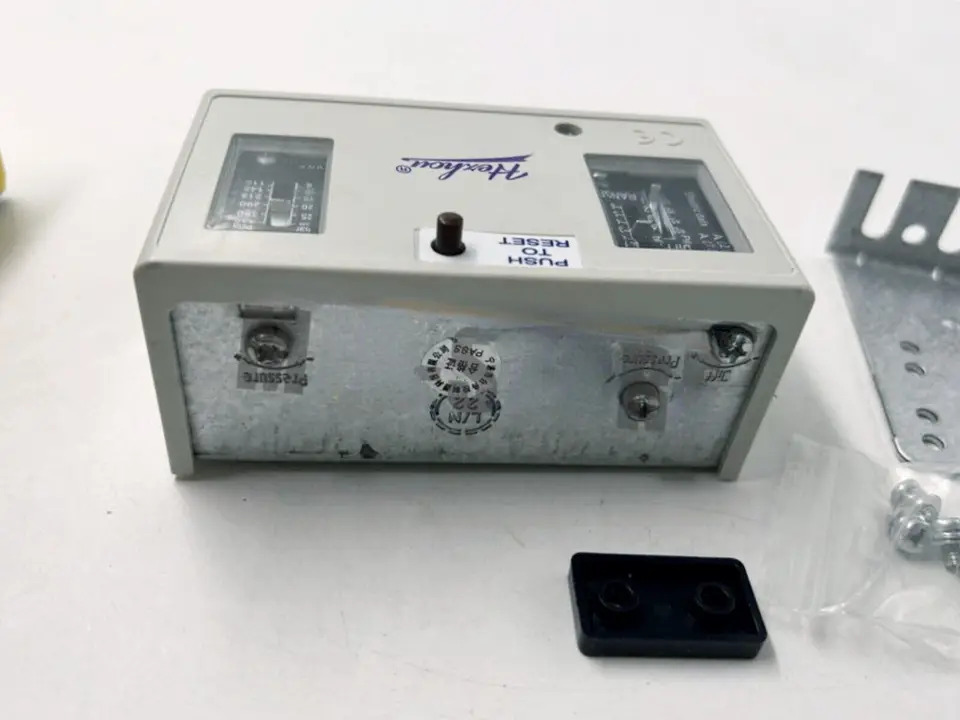 HEZHOU HLP830HME 압력 컨트롤러 신
