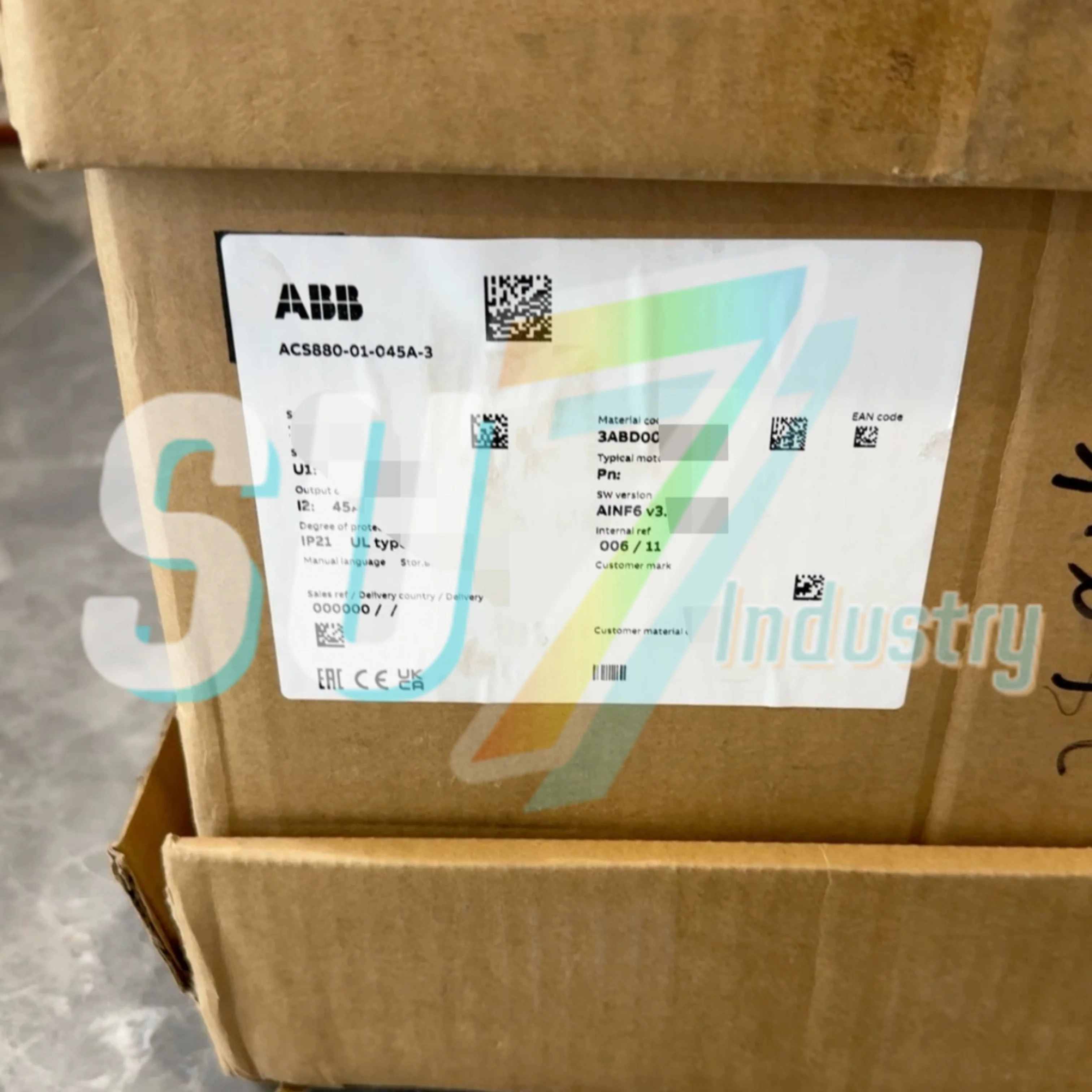 ACS880-01-045A-3 ACS880-01-061A-3 주파수 변환기 새