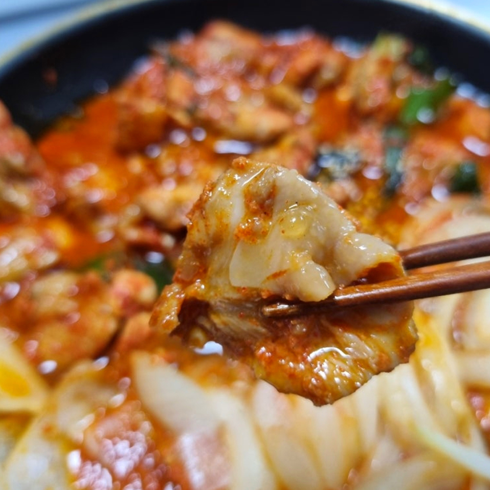 [추억의맛]얼큰한 닭내장탕 700g 2인분 전골 닭곱창 알집 야식 캠핑 이미지 8