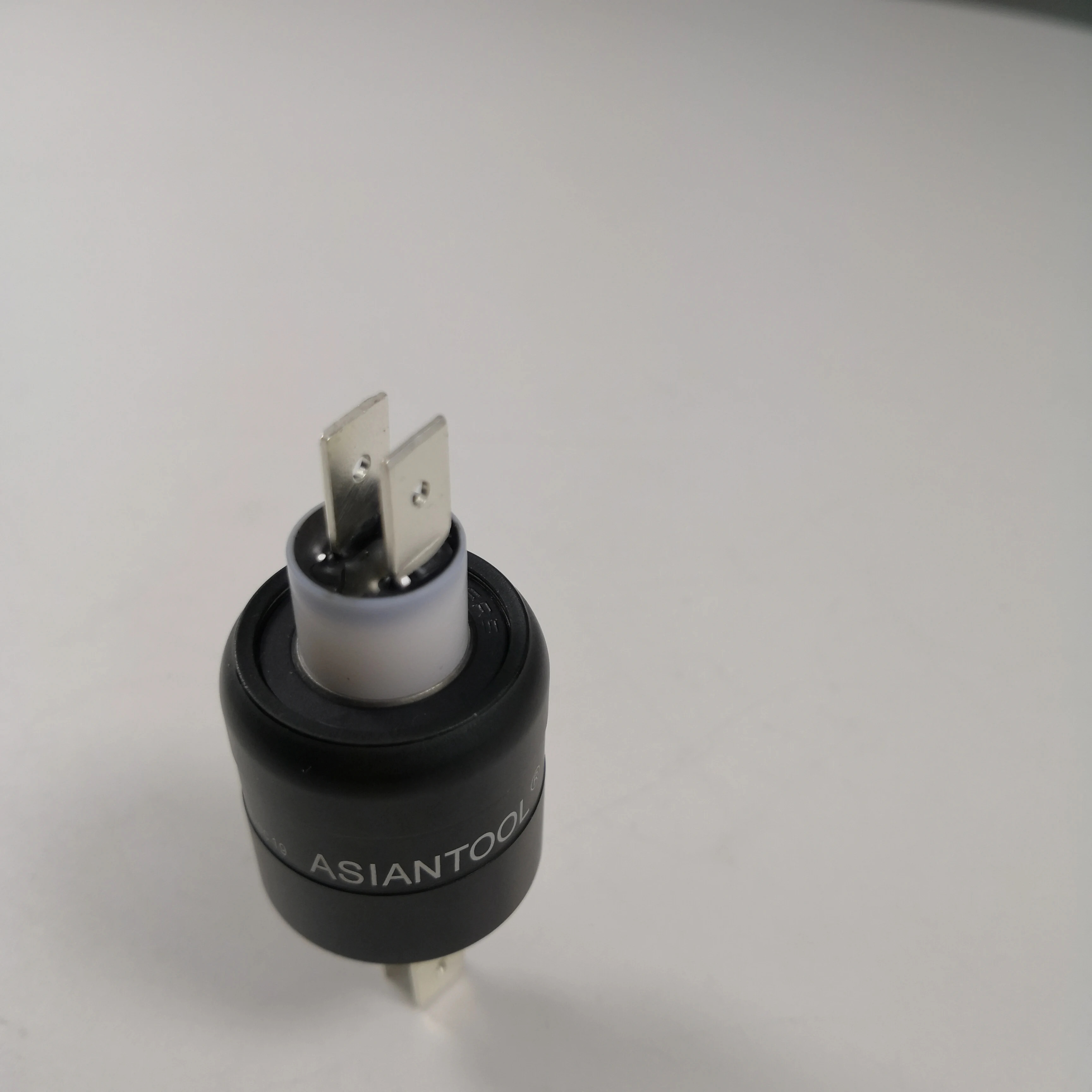 x실제 x Asiantool A2H 오리지널 전기 회전 커넥터 2극/30A/AC250V