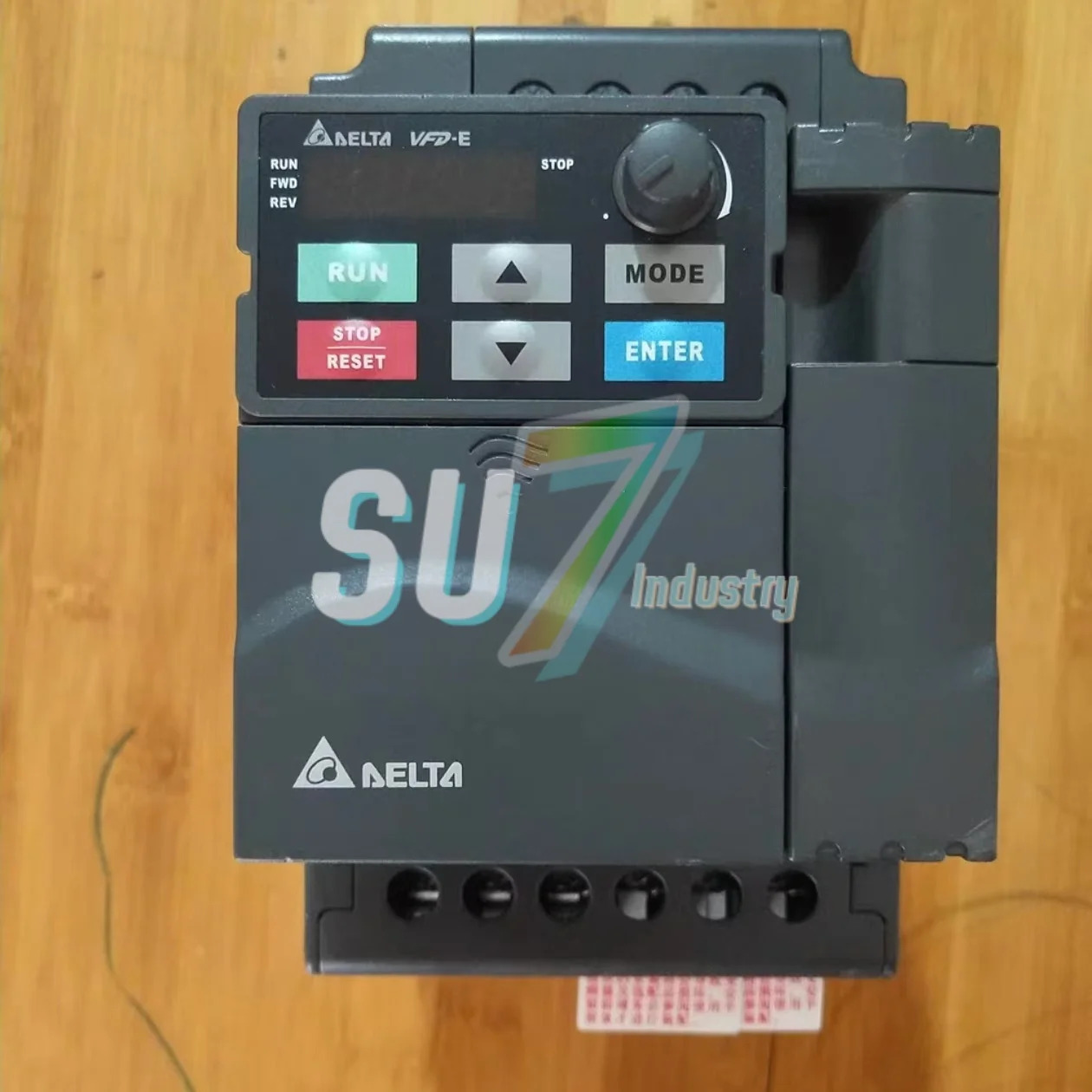 VFD022B43B VFD022E43A 주파수 변환기 새