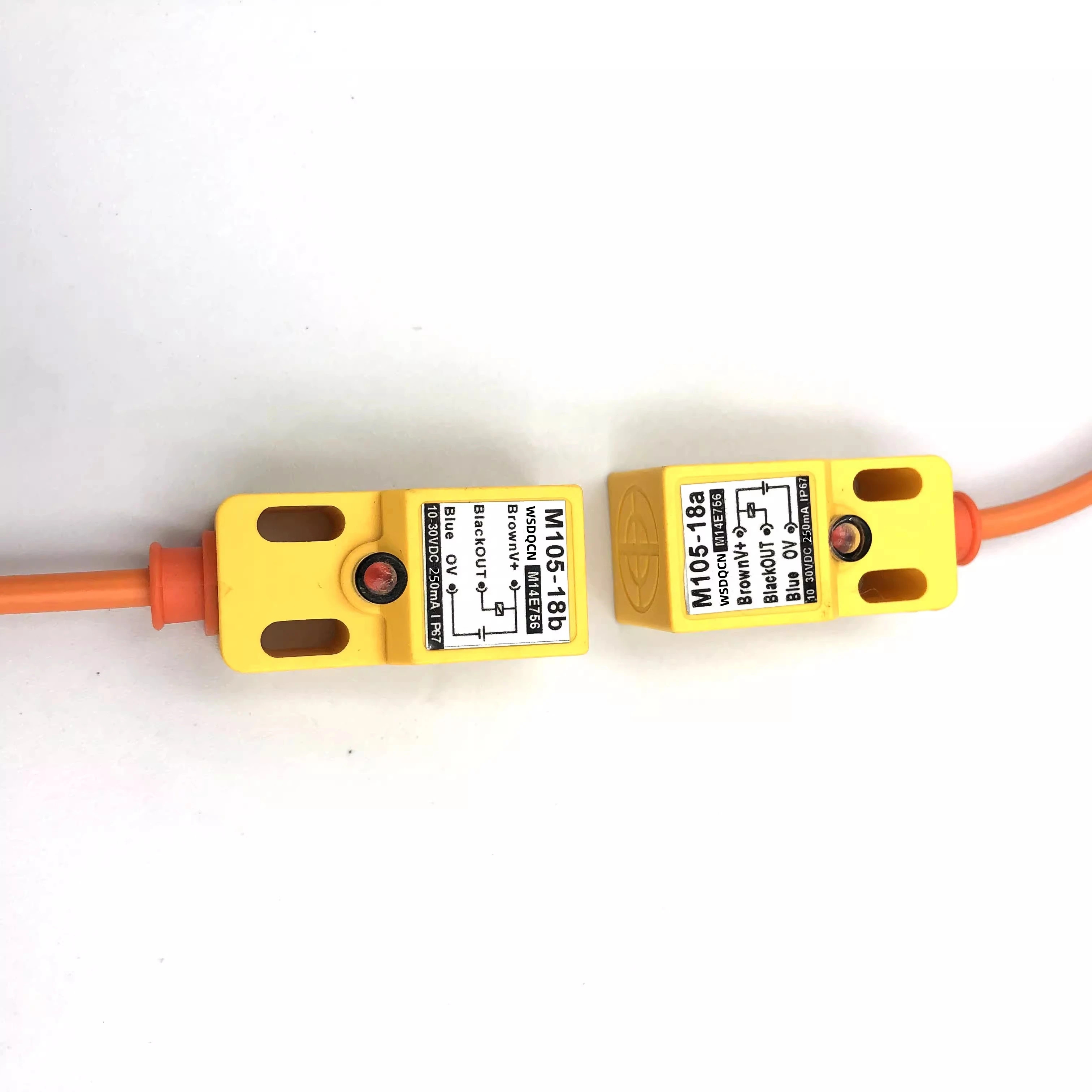 3 PCS HSL-D05NK 유도형 스위치 센서 DM17-XS105-T105-M105-18A b C ef